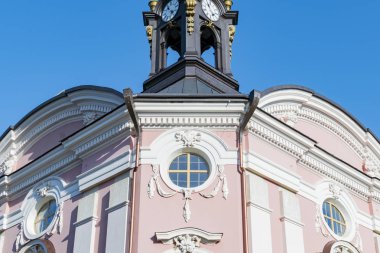 Yenilenmiş eski bir kilisenin parçası