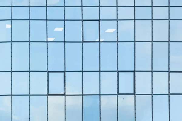 Fragment Fasády Administrativní Budovy Proti Obloze — Stock fotografie