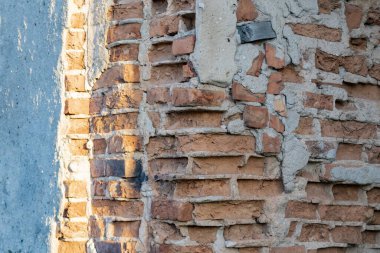 Eski yok edilmiş sinagogun bir parçası.