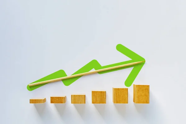 Beyaz arkaplandaki ahşap parmaklıkların kolajı