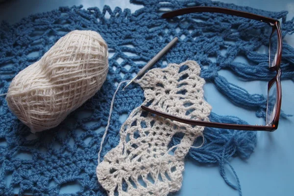 The process of crocheting — Stock Photo, Image