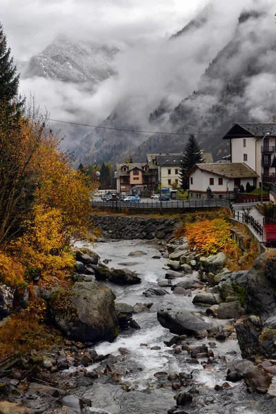 Осінній пейзаж у Альпи — стокове фото