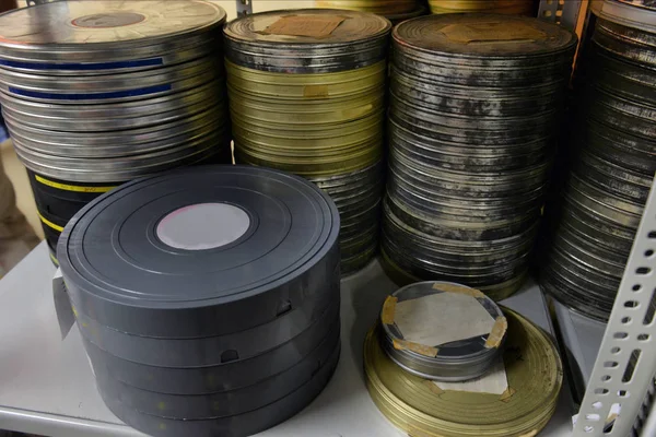Las películas fueron almacenadas en el archivo — Foto de Stock