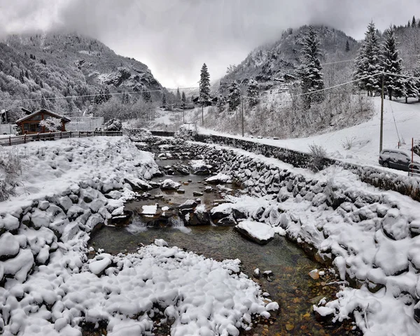 Paisagem de inverno nos alpes — Fotografia de Stock