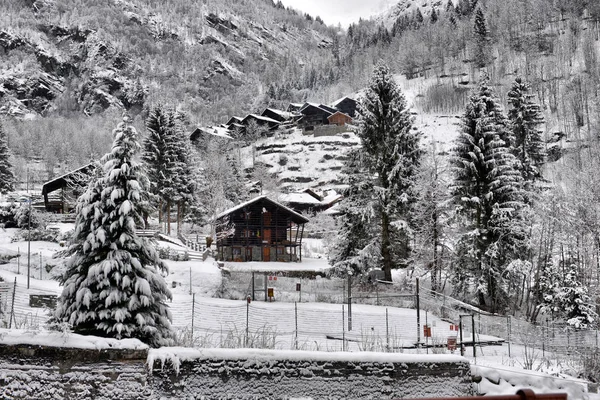 Paesaggio invernale nelle Alpi — Foto Stock