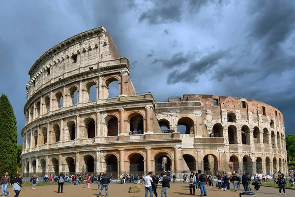 .ITÁLIA, ROMA, 05, MAIO, 2016, Coliseu (Coliseu) em Roma, Itália — Fotografia de Stock