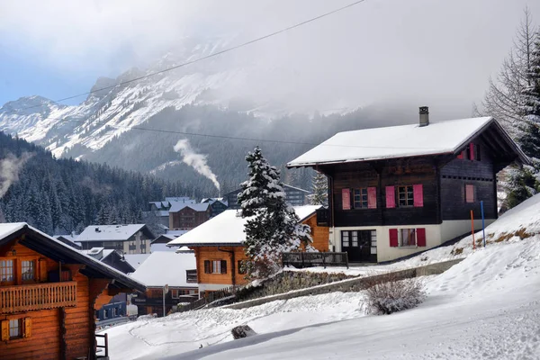 Inverno Paisagem alpina no campo — Fotografia de Stock