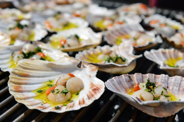 Charcoal-grilled scallop — Stock Photo, Image