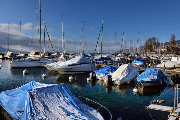 SWISS, LAC GENÈVE, 06, YANVIER, 2017, Yachts en stationnement d'hiver l — Photo