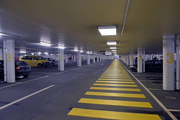 Panorama del parcheggio sotterraneo in uno — Foto Stock