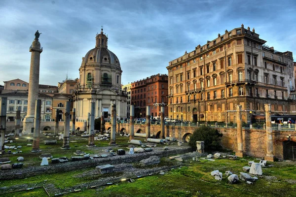 ROMA. ITALIA. 23 FEBRERO 2016 Antiguas ruinas romanas en Roma, ROMA . — Foto de Stock