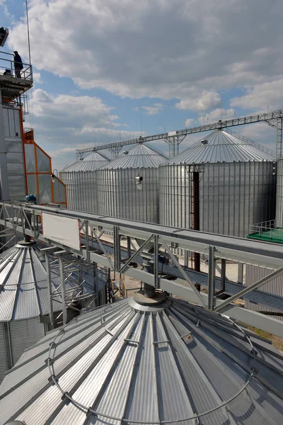 Building Exterior, Storage and drying of grains, wheat, corn, so — Stock Photo, Image