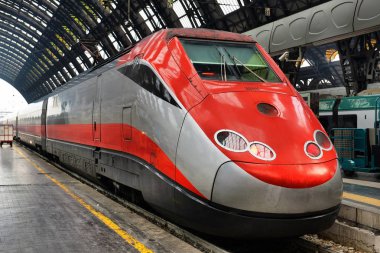 yüksek hızlı tren tren istasyonunda