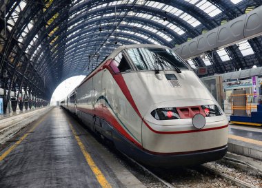 yüksek hızlı tren tren istasyonunda