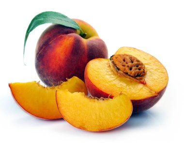 şeftali ve bir buçuk ve yaprakları