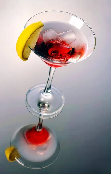 Red martini cocktail with ice — Stock Photo, Image
