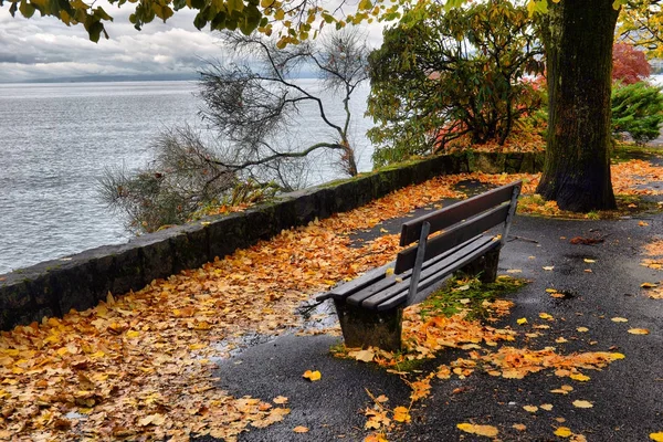 Pier at Geneva Lake in Montreux Vaud canton Switzerlandof  in au — Stock Photo, Image