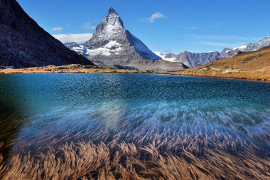 Riffelsee Gölü Zermatt Canton, Vala içinde MT Matterhorn yansıyan