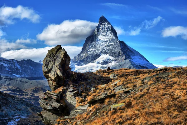 Increíble vista de la cordillera panorámica cerca del Matterhorn — Foto de Stock
