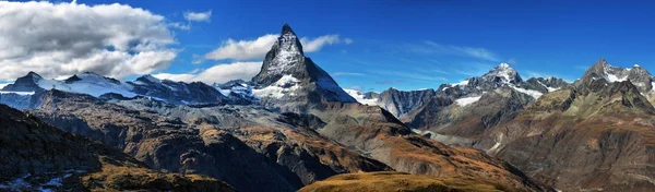 Widok na pasmo górskie panoramy, w pobliżu lotniska Matterhorn — Zdjęcie stockowe