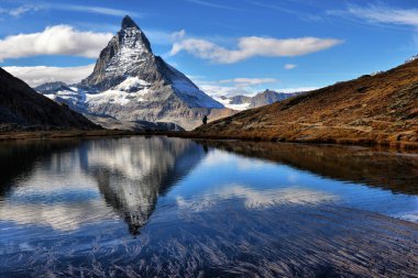 Riffelsee Gölü Zermatt Canton, Vala içinde MT Matterhorn yansıyan