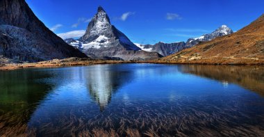 Riffelsee Gölü Zermatt Canton, Vala içinde MT Matterhorn yansıyan