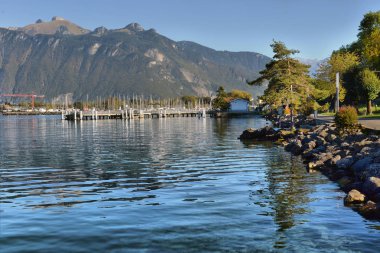 Cenevre Gölü ve Alpler İsviçre Montreux görünümü 