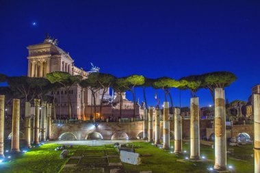 Roma Forumu Gece Harabeleri. Antik Hükümet Binaları 