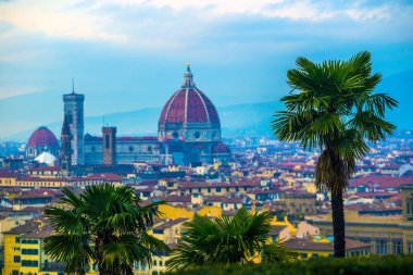 Florence Ponte Vecchio Köprüsü ve İtalya 'da City Skyline. Florenc