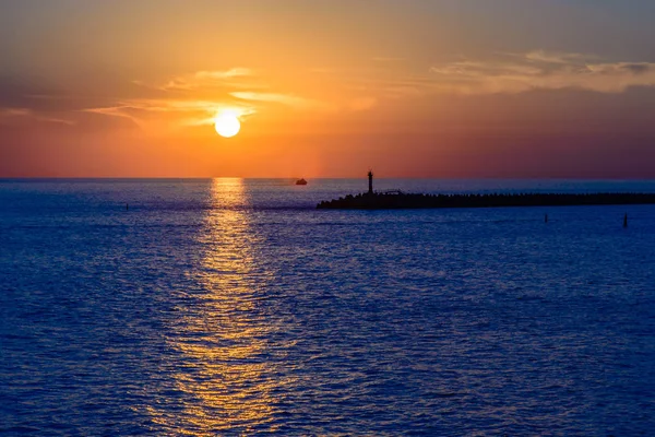 Hermoso atardecer en el mar — Foto de Stock