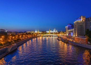 Gece Kremlin görüntülemek