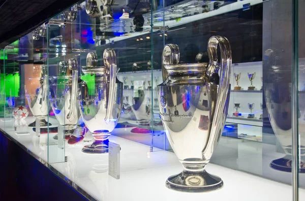 Puchary w Muzeum Fc Barcelona Liga Mistrzów — Zdjęcie stockowe
