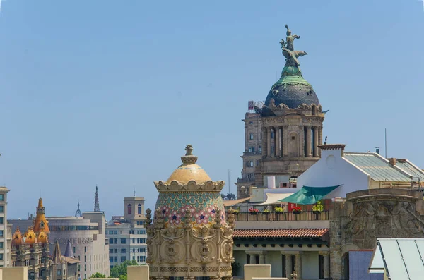 Katalońskie modernistyczne budynki w Barcelonie — Zdjęcie stockowe