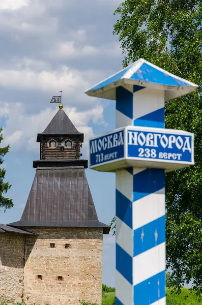 Ein Meilenstein Der Nähe Des Petschersky Klosters Der Die Entfernung — Stockfoto