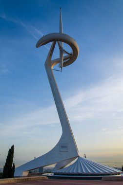 Montjuic İletişim Kulesi. Barselona olimpiyat ateşi. Barselona, İspanya, Haziran 2019