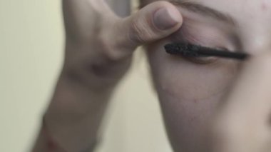   kadın gözler makyaj