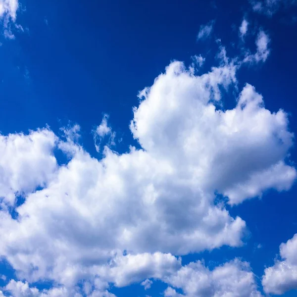 Clouds.Blue gökyüzü. — Stok fotoğraf