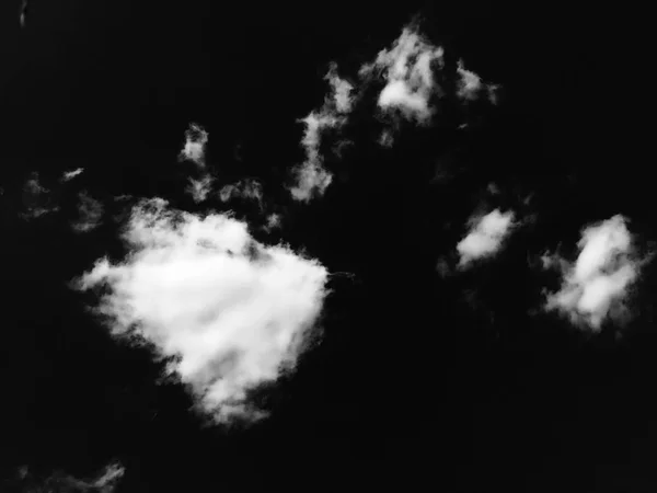 Conjunto de nubes aisladas sobre negro. Elementos de diseño —  Fotos de Stock