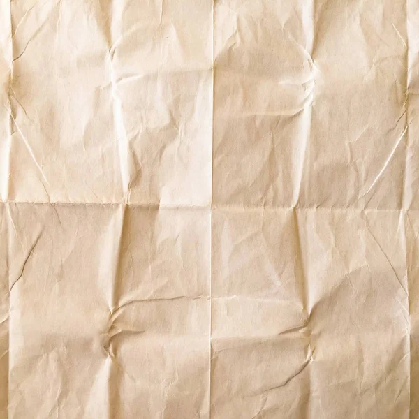 Folha de papel branca dobrada. Folha de papel branca triturada e dobrada. Papel de carta. Papel enrugado — Fotografia de Stock