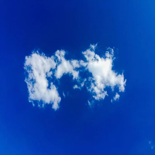 Blue Sky. Clouds. Blue sky with white clouds — Stock Photo, Image