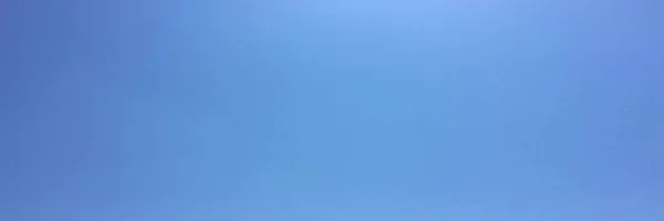 Blue sky background. Sunny summer blue sky — Stock Photo, Image