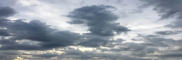 Blue sky clouds. Beautiful blue sky with white clouds background. Sky white clouds — Stock Photo, Image