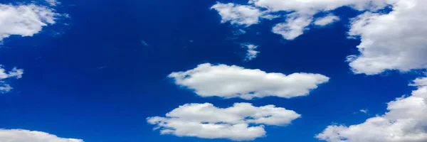 Blue sky clouds. Beautiful blue sky with white clouds background. Sky white clouds — Stock Photo, Image