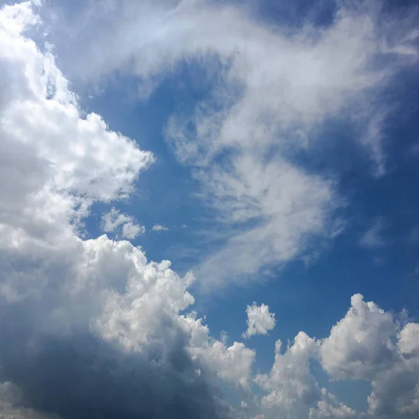 Beautiful blue sky with clouds background.Sky clouds.Sky with clouds weather nature cloud blue.Blue sky with clouds and sun — Stock Photo, Image