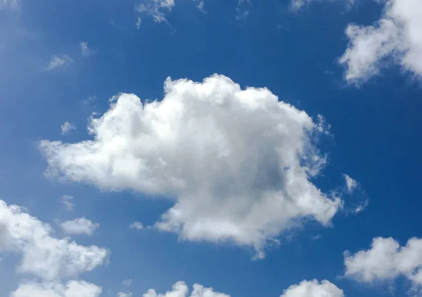 Beautiful blue sky with clouds background. Sky with clouds weather nature cloud blue. Blue sky with clouds and sun. — Stock Photo, Image