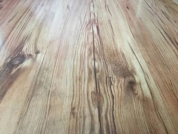 浅褐色软木地板表面质地为背景, 木质实木复合地板。旧垃圾洗涤橡木层压图案顶部视图. — 图库照片
