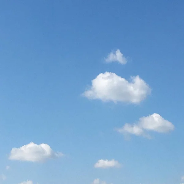 Belle Nuvole Con Sfondo Cielo Blu Natura Tempo Cielo Blu — Foto Stock