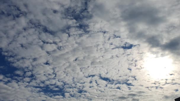 Mooie Witte Wolken Blauwe Lucht Achtergrond — Stockvideo