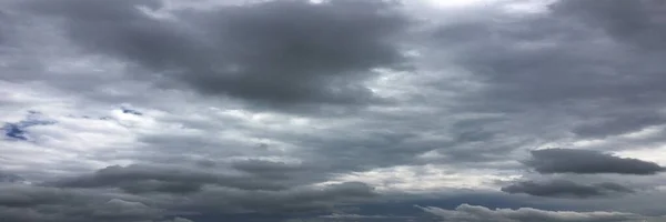 雷雲空の青の背景 雲青い空 — ストック写真