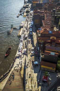 Nehir kıyısında görünüm, Porto, Portekiz